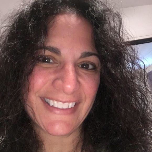 Meet your Posher, Sandy - Picture 1 of 1